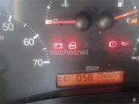 Usado Fiat Punto 80 CV (58 kW) 2000 Granate Utilitario