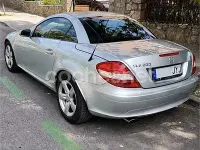 Usado Mercedes SLK200 AMG Edition 1 163 CV (119 kW) 2006 Gris / plata Descapotable