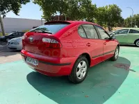 Usado Seat Leon 105 CV (77 kW) 2006 Rojo Utilitario