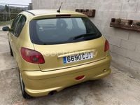 Usado Peugeot 206 110 CV (80 kW) 2003 Amarillo Berlina
