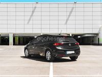 Usado Opel Astra Selective 105 CV (77 kW) 2018 Negro Berlina