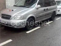 Usado Kia Carnival LX 144 CV (105 kW) 2006 Gris / plata Monovolumen