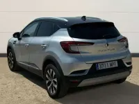 Usado Renault Captur Techno 90 CV (66 kW) 2024 Gris SUV