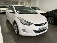Usado Hyundai Elantra Comfort 132 CV (97 kW) 2013 Blanco Utilitario