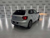Usado VW Polo 75 CV (55 kW) 2018 Gris Utilitario