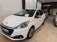 Usado Peugeot 208 Allure 82 CV (60 kW) 2015 Blanco Utilitario