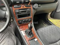 Usado Mercedes C220 Classic 143 CV (105 kW) 2003 Beige Berlina