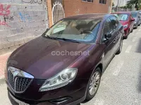 Usado Lancia Delta 120 CV (88 kW) 2010 Granate Utilitario