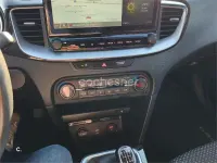 Usado Kia Ceed 100 CV (73 kW) 2020 Rojo Utilitario