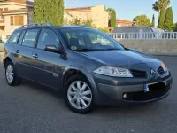 Usado Renault Mégane GrandTour Dynamique 105 CV (77 kW) 2006 Gris / plata Familiar