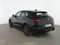 Usado Alfa Romeo Stelvio Sprint 200 CV (147 kW) 2021 Negro SUV