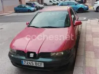Usado Seat Leon 100 CV (73 kW) 2000 Rojo Utilitario