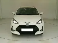 Usado Toyota Yaris Hybrid Active 116 CV (85 kW) 2022 Blanco Berlina
