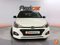 Usado Hyundai i20 99 CV (72 kW) 2020 Blanco Utilitario
