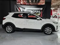 Usado Kia Stonic 84 CV (61 kW) 2023 Blanco SUV