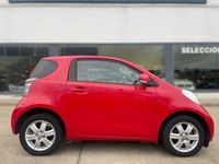Usado Toyota iQ 68 CV (50 kW) 2011 Rojo Utilitario