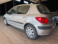 Usado Peugeot 307 110 CV (80 kW) 2006 Gris / plata Berlina