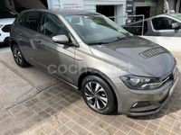 Usado VW Polo Advance 95 CV (69 kW) 2021 Gris Berlina
