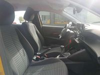 Usado Peugeot 208 Active 101 CV (74 kW) 2022 Amarillo Utilitario