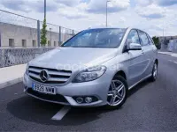 Usado Mercedes B180 122 CV (89 kW) 2013 Gris / plata Monovolumen