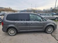 Usado VW Touran Advance 140 CV (102 kW) 2011 Gris / plata Monovolumen