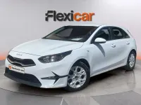 Usado Kia Ceed 136 CV (100 kW) 2023 Blanco Utilitario