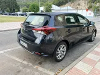Usado Toyota Auris Active 90 CV (66 kW) 2016 Negro Berlina
