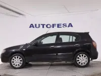 Usado Nissan Almera Visia 98 CV (72 kW) 2006 Negro