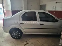 Usado Dacia Logan Ambiance 75 CV (55 kW) 2010 Gris / plata Berlina