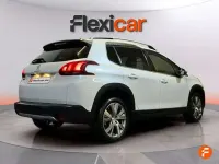 Usado Peugeot 2008 Allure 131 CV (96 kW) 2018 Blanco SUV