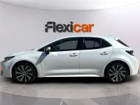 Usado Toyota Corolla Active 140 CV (102 kW) 2023 Blanco Berlina