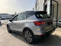 Usado Seat Arona Style 110 CV (80 kW) 2022 Gris / plata SUV