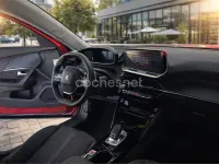 Usado Peugeot 2008 Allure 130 CV (95 kW) 2021 Rojo SUV