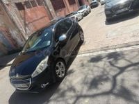Usado Peugeot 208 Active 95 CV (69 kW) 2012 Gris / plata Utilitario