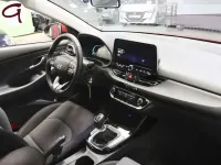 Usado Hyundai i30 120 CV (88 kW) 2024 Rojo Utilitario