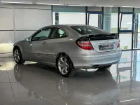 Usado Mercedes C160 Sport Edition 122 CV (89 kW) 2006 Gris / plata Coupe