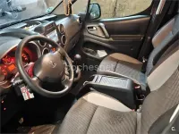 Usado Peugeot Partner Tepee Outdoor 110 CV (80 kW) 2018 Gris / plata Monovolumen