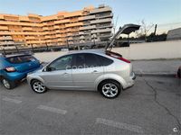 Usado Ford Focus Titanium 115 CV (84 kW) 2008 Gris / plata Berlina