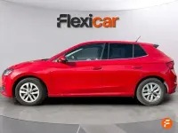 Usado Skoda Fabia 95 CV (69 kW) 2024 Rojo Berlina