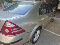 Usado Ford Mondeo Trend 155 CV (114 kW) 2005 Beige Berlina