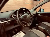 Usado Peugeot 207 90 CV (66 kW) 2006 Negro Berlina