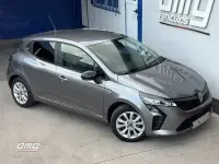 Usado Renault Clio Evolution 100 CV (73 kW) 2025 Gris Utilitario