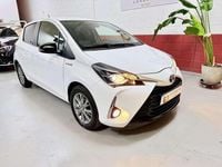 Usado Toyota Yaris Hybrid Active 100 CV (73 kW) 2020 Blanco Utilitario