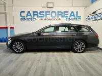 Usado Mercedes E220 194 CV (142 kW) 2022 Negro Familiar