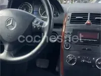 Usado Mercedes A180 Urban 109 CV (80 kW) 2012 Gris / plata Utilitario