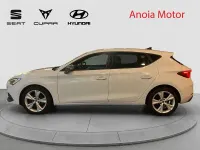 Usado Seat Leon FR 116 CV (85 kW) 2025 Blanco Berlina