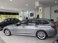 Używany BMW 318 150 KM (110 kW) 2023 Szary Kombi