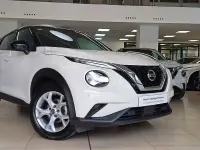 Usado Nissan Juke N-Connecta 114 CV (83 kW) 2020 Lunar white (metalizado) techo SUV