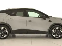 Usado Renault Captur Techno 145 CV (106 kW) 2025 Carrocer?a gris zinc techo negro SUV