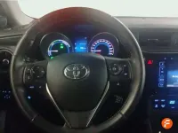 Usado Toyota Auris Hybrid Active 136 CV (100 kW) 2018 Rojo Utilitario